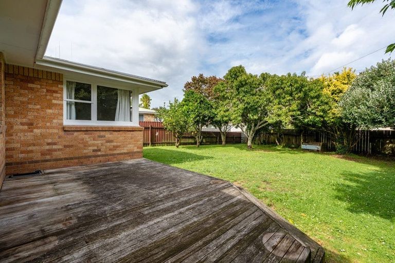 Photo of property in 35 Coleridge Drive, Enderley, Hamilton, 3214