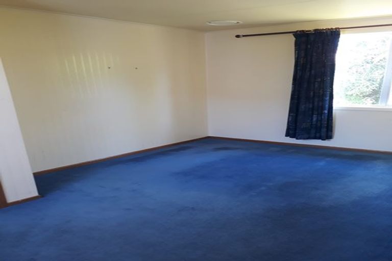 Photo of property in 2 Owhiti Street, Titahi Bay, Porirua, 5022