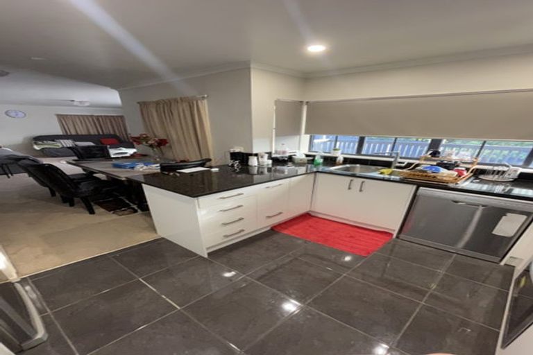 Photo of property in 13 Reyland Close, Weymouth, Auckland, 2103