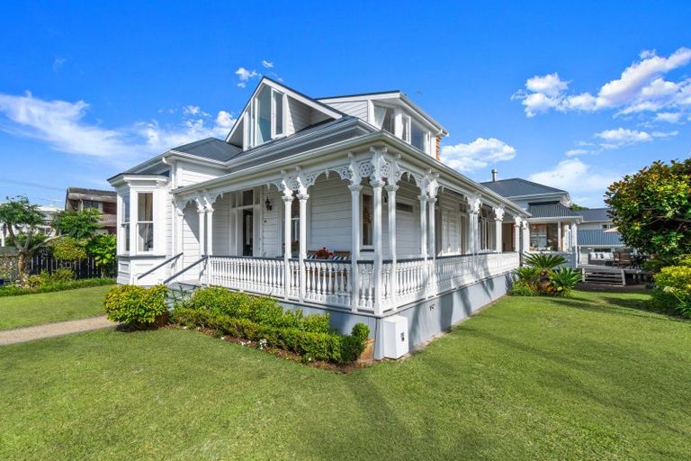 Photo of property in 42 King Edward Parade, Devonport, Auckland, 0624