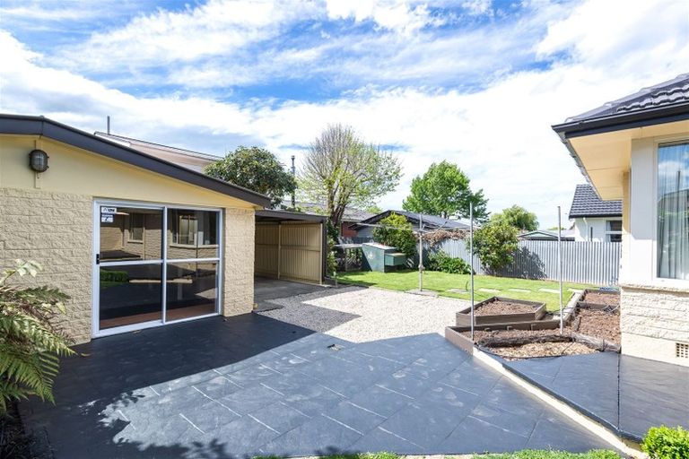 Photo of property in 56 Greendale Avenue, Avonhead, Christchurch, 8042
