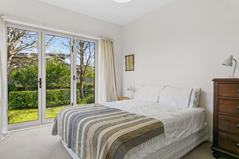 Photo of property in 35 Shepherd Road, Waipahihi, Taupo, 3330