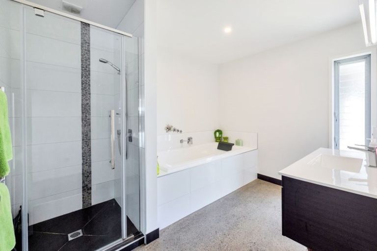 Photo of property in 138a Webber Road, South Head, Helensville, 0874