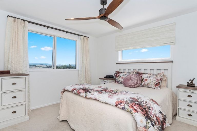 Photo of property in 87 Penetaka Heights, Pyes Pa, Tauranga, 3112