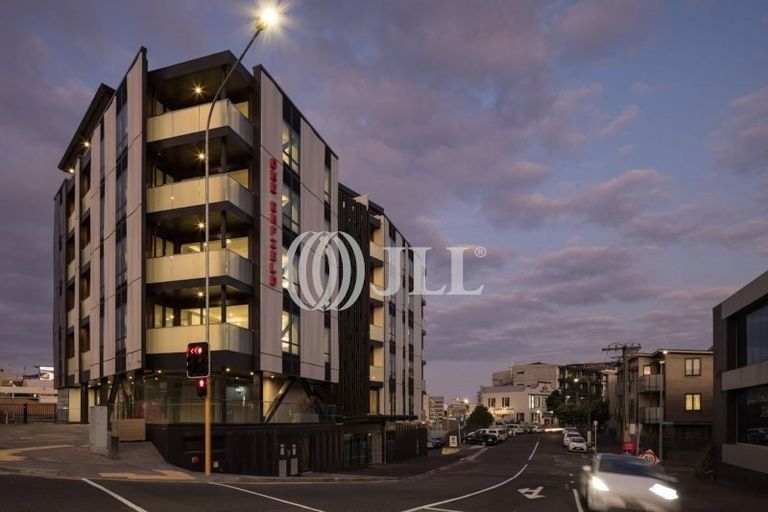 Photo of property in 86f Kervil Avenue, Te Atatu Peninsula, Auckland, 0610