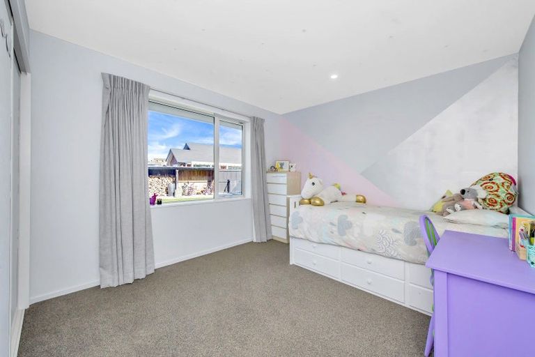 Photo of property in 9 Dundee Close, Darfield, 7510