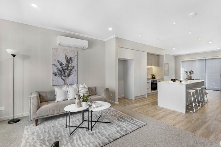 Photo of property in 5/35 Marine Parade, Hobsonville, Auckland, 0616