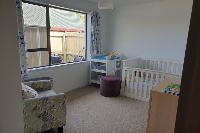 Photo of property in 2/17 Aberfoyle Place, Parklands, Christchurch, 8083