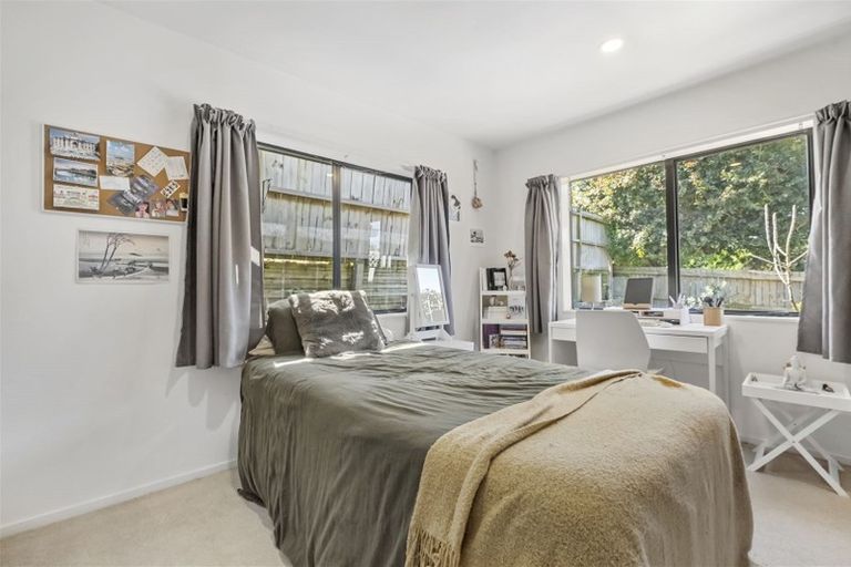 Photo of property in 1/9 Kells Place, Botany Downs, Auckland, 2010