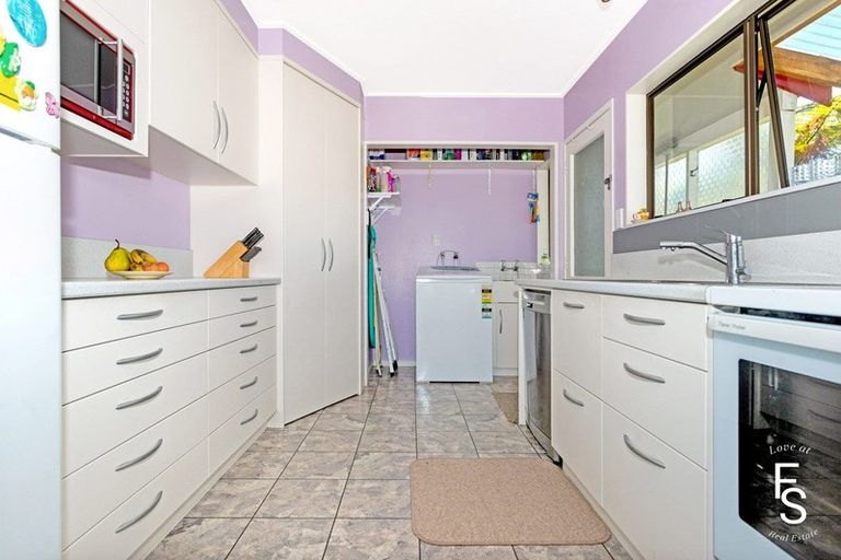 Photo of property in 13 Loisel Street, Riverdale, Gisborne, 4010