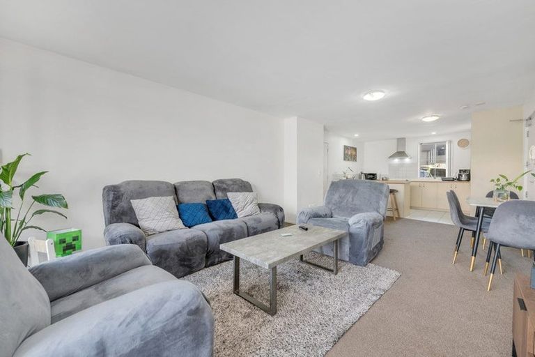 Photo of property in 1/28 Oneroa Road, East Tamaki, Auckland, 2013