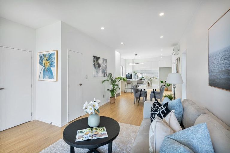 Photo of property in 3e Kingdale Road, Henderson, Auckland, 0610