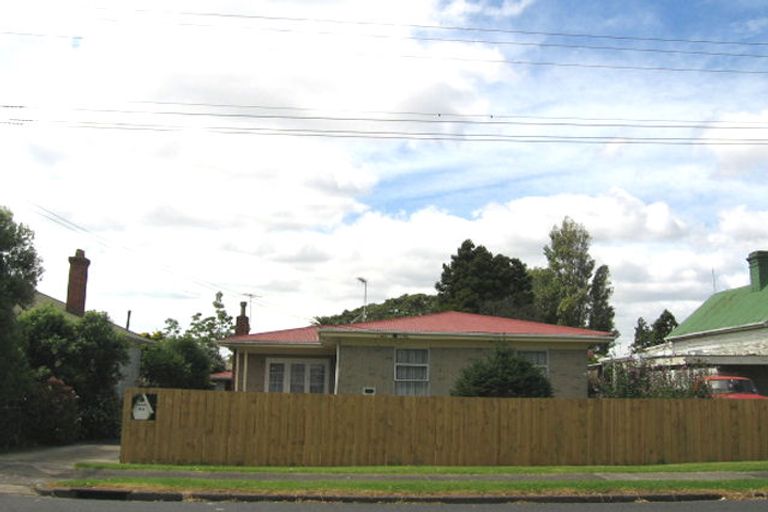 Photo of property in 44 Hutton Street, Otahuhu, Auckland, 1062