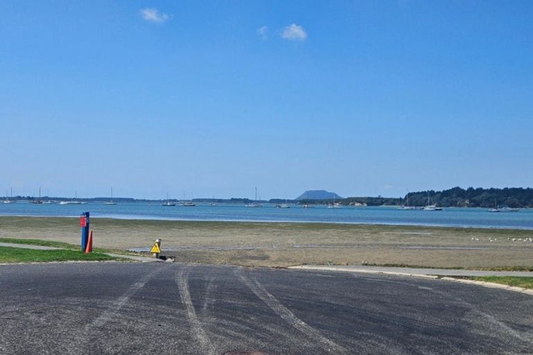 Photo of property in 2 Beach Grove, Omokoroa, 3114