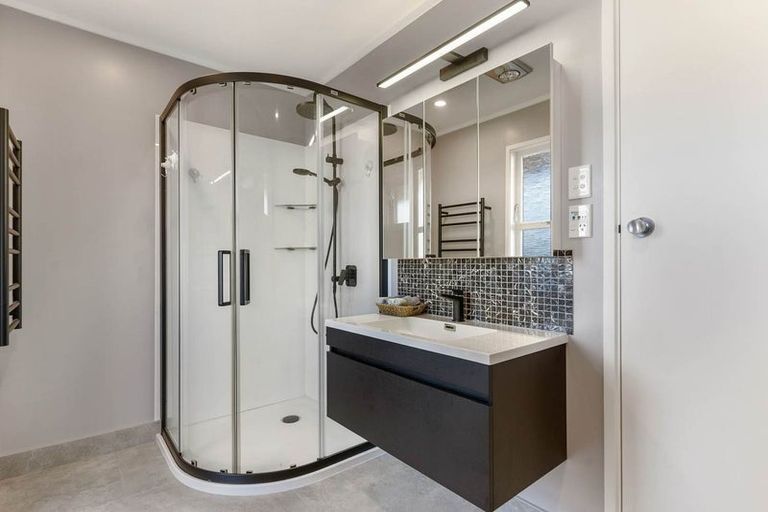 Photo of property in 2/10 Omana Road, Papatoetoe, Auckland, 2025