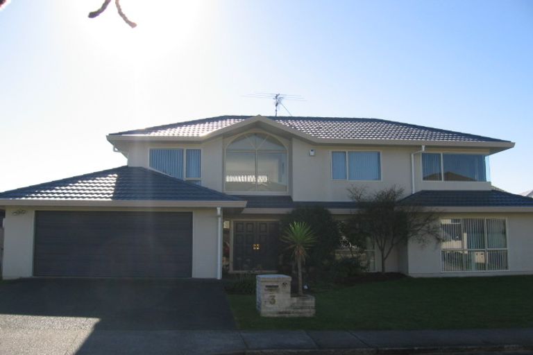 Photo of property in 3 Harbour Lights Close, West Harbour, Auckland, 0618