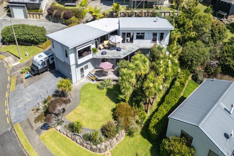 Photo of property in 112 Oratia Place, Onemana, Whangamata, 3691