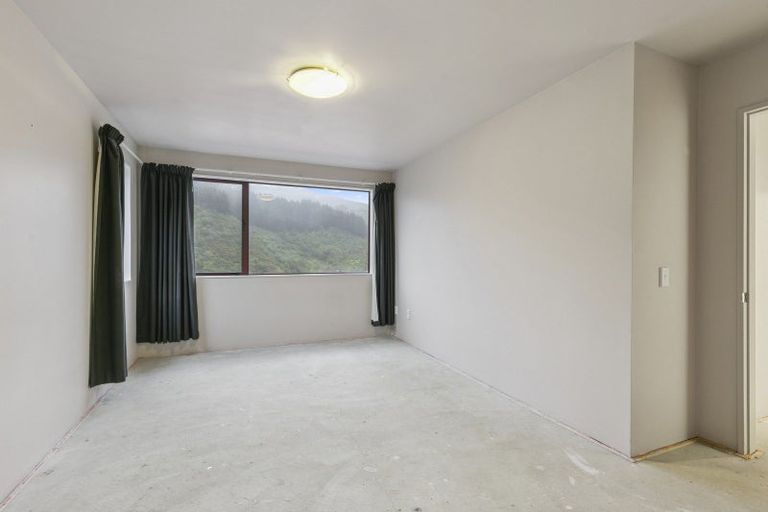 Photo of property in 14b Domanski Crescent, Owhiro Bay, Wellington, 6023