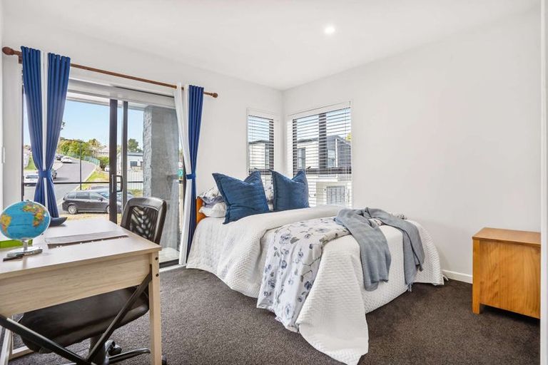 Photo of property in 1 Arataki Way, Glen Eden, Auckland, 0602