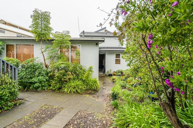 Photo of property in 131 Karewa Parade, Papamoa Beach, Papamoa, 3118