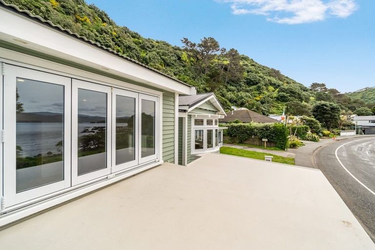 Photo of property in 141 Breaker Bay Road, Breaker Bay, Wellington, 6022