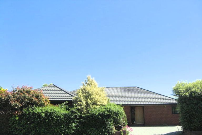 Photo of property in 15 Farquhars Road, Redwood, Christchurch, 8051