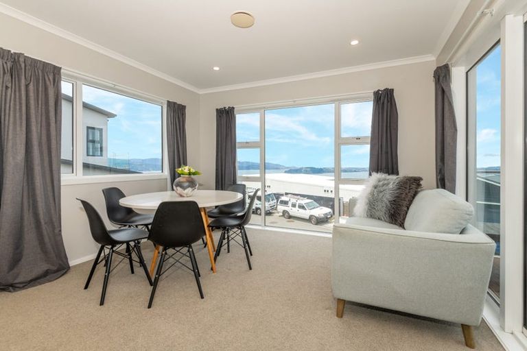 Photo of property in 3 Cessna Way, Newlands, Wellington, 6037