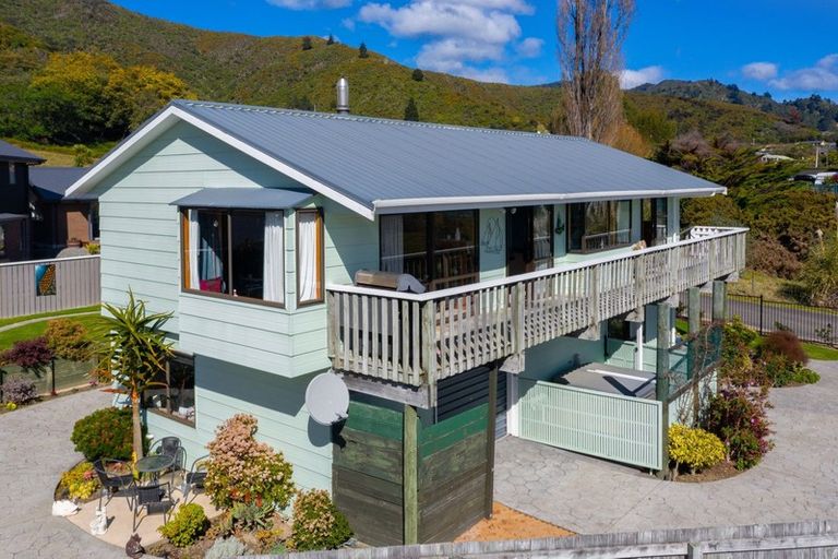 Photo of property in 312e Waikawa Road, Waikawa, Picton, 7220