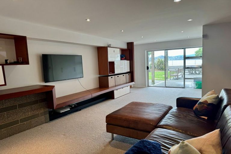 Photo of property in 273 Queens Drive, Lyall Bay, Wellington, 6022