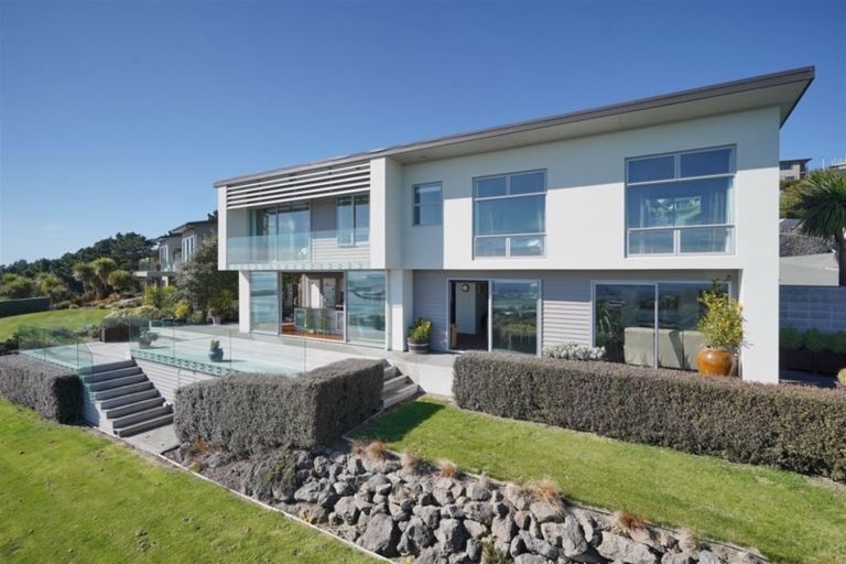 Photo of property in 5 Peregrine Close, Mount Pleasant, Christchurch, 8081