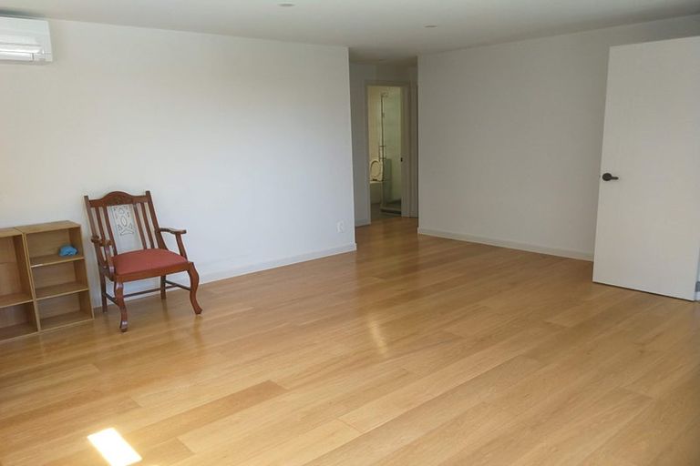 Photo of property in 17a Winscombe Street, Belmont, Auckland, 0622