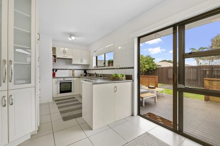 Photo of property in 48 Edward Avenue, Orewa, 0931