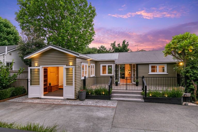 Photo of property in 7 Tipau Street, Torbay, Auckland, 0630