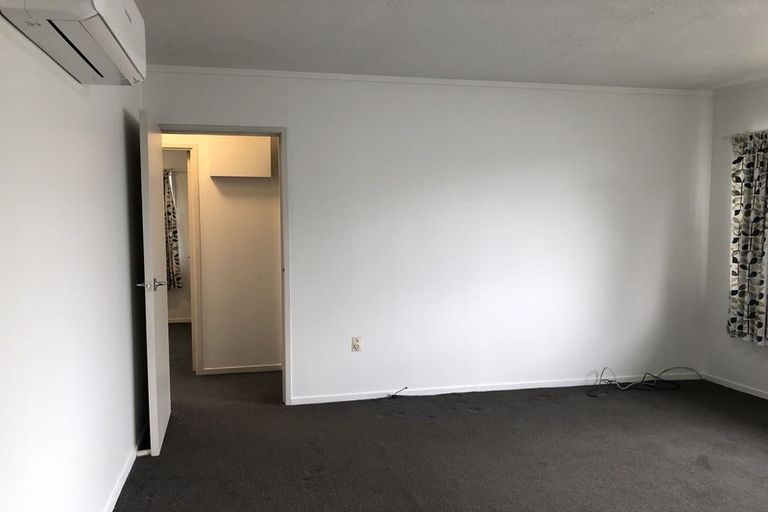 Photo of property in 21a View Road, Henderson, Auckland, 0612