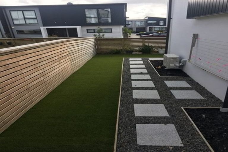 Photo of property in 9 Glenae Lane, Hobsonville, Auckland, 0618