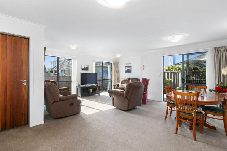 Photo of property in 137b Macandrew Road, South Dunedin, Dunedin, 9012