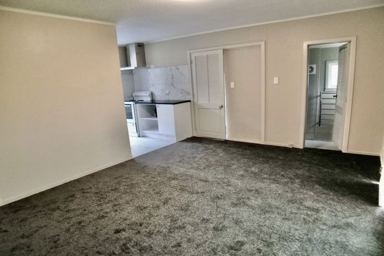 Photo of property in 796 East Coast Road, Oteha, Auckland, 0630