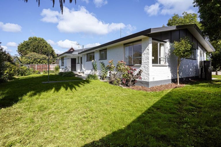 Photo of property in 21 Heaphy Place, Casebrook, Christchurch, 8051