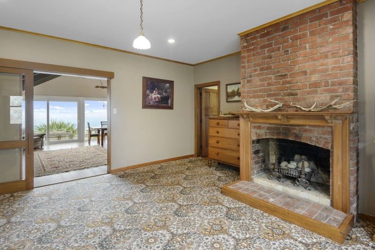 Photo of property in 575 Summit Road, Heathcote Valley, Christchurch, 8081