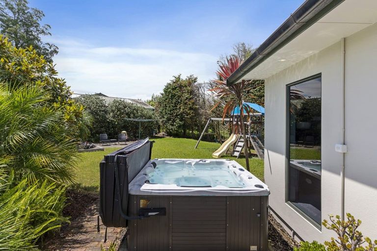 Photo of property in 85 Whitford-maraetai Road, Whitford, Howick, 2571