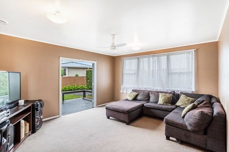 Photo of property in 17 Albion Place, Papakura, 2110