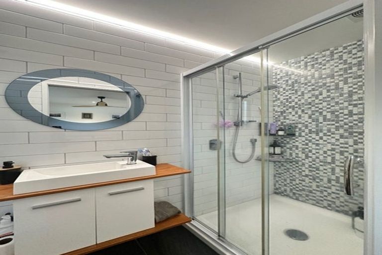 Photo of property in 2/383 Bucklands Road, Bucklands Beach, Auckland, 2012