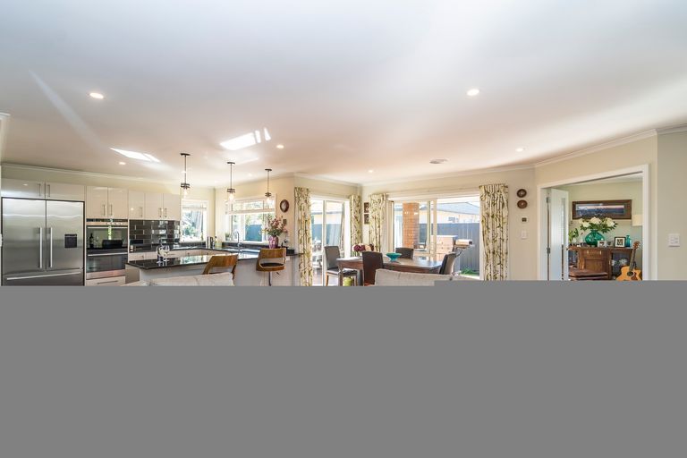 Photo of property in 1 Madison Street, Carterton, 5713