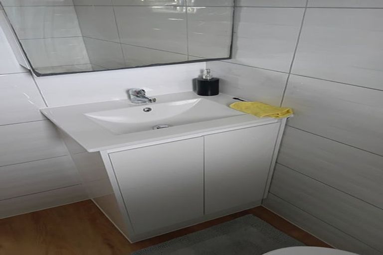 Photo of property in 132 Finlayson Avenue, Clendon Park, Auckland, 2103