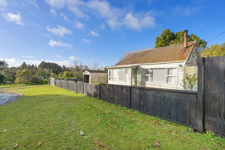 Photo of property in 23 Falstaff Street, Stratford, 4332