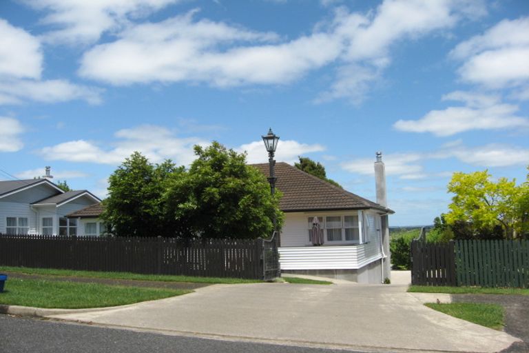 Photo of property in 39 Landscape Road, Pukekohe, 2120