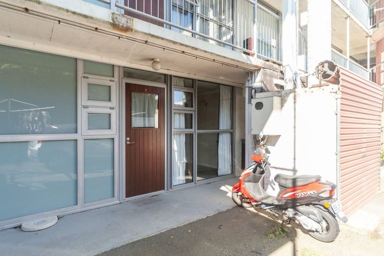 Photo of property in Mccallister Heights, 3/381 Adelaide Road, Newtown, Wellington, 6021