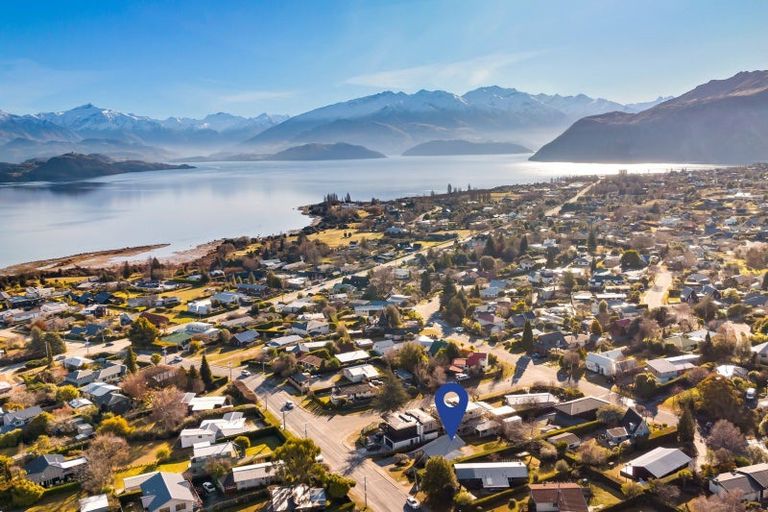 Photo of property in 110 Aubrey Road, Wanaka, 9305