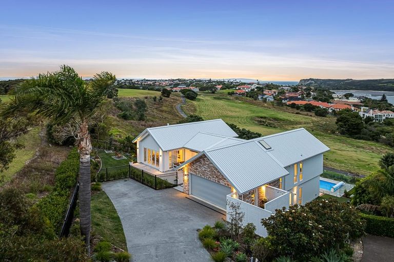 Photo of property in 30 Pacific Cliffs Drive, Gulf Harbour, Whangaparaoa, 0930