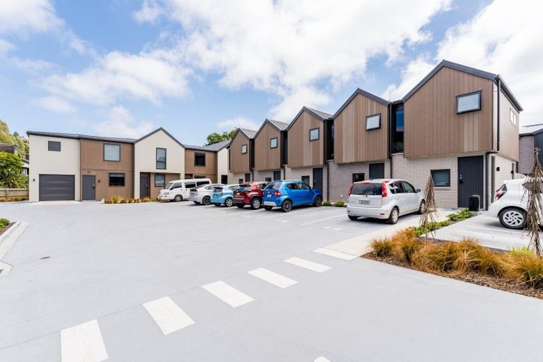 Photo of property in 16 Dallas Lane, Caversham, Dunedin, 9012